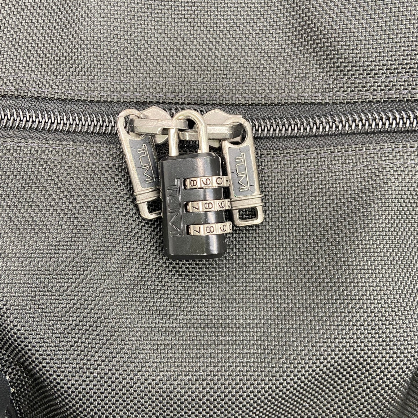 TUMI ボストンバッグ   旅行かばん ブラック【C5751】