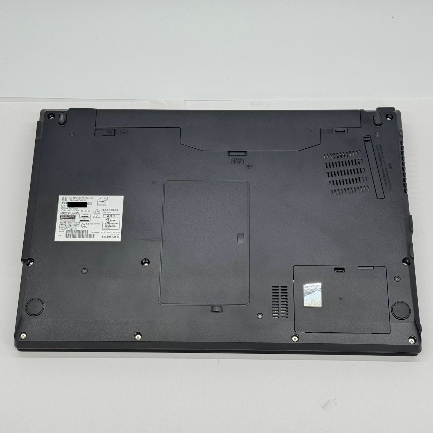 LIFEBOOK A5513/NX i5 1235U 8GB 256GB Windows11Pro バッテリー最大容量99% 【C6609-80】