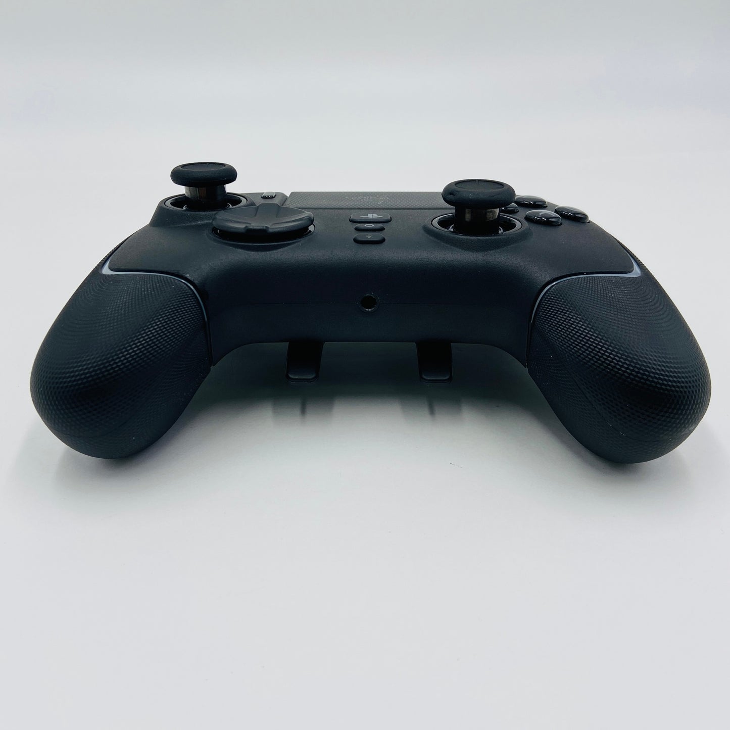 美品 Razer Wolverine V2 Pro ワイヤレスコントローラー PS5 C3845 80サイズ発送