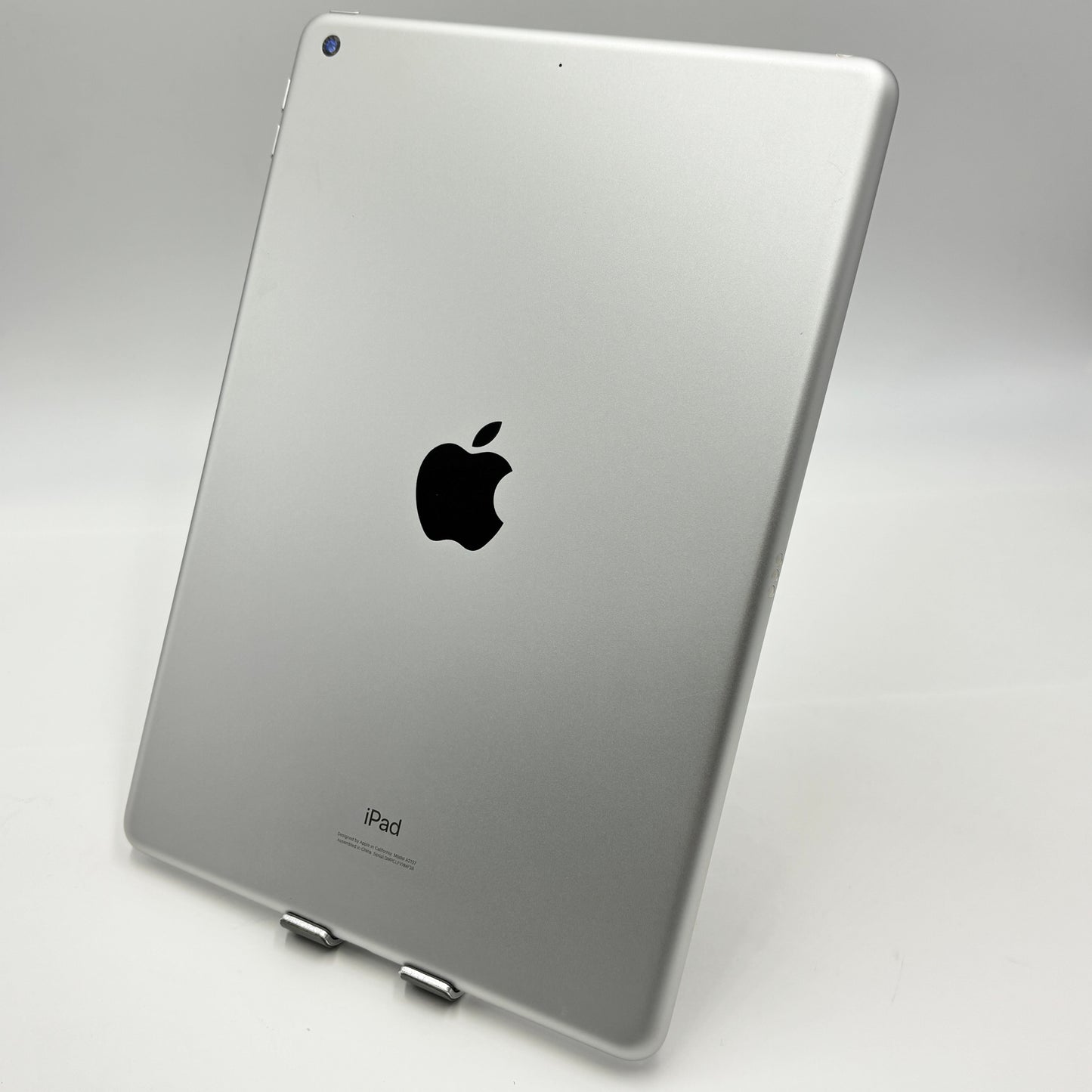 美品 iPad(第7世代) 128GB Wi-Fiモデル シルバー MW782J/A バッテリー最大容量100%【C5483-60】