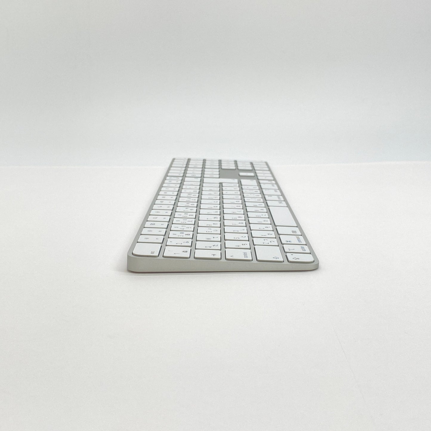 美品 Touch ID搭載 Magic Keyboard（テンキー付き）日本語配列 MMMR3J/A【C6981-80】