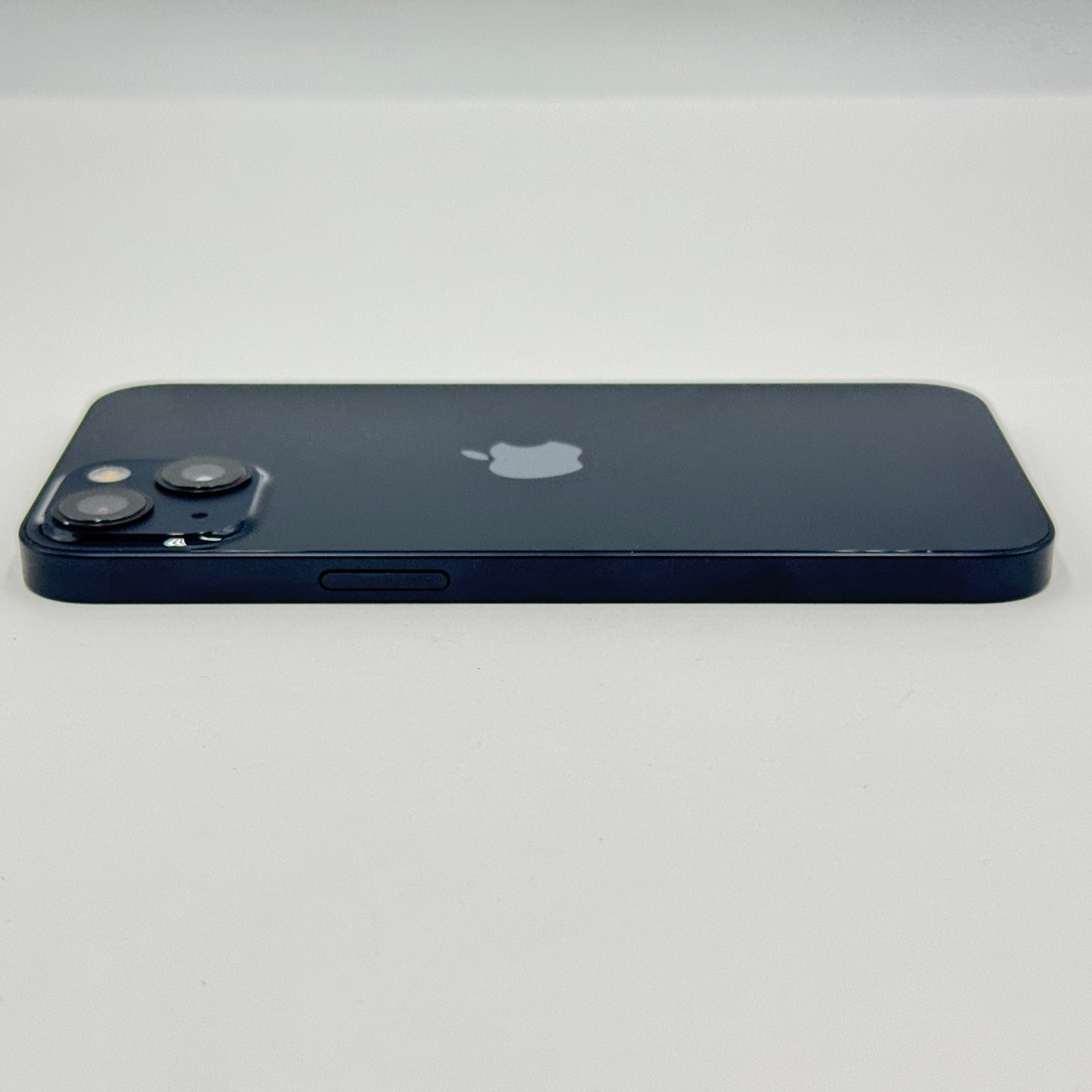 美品 Apple iPhone13 256GB Midnight A2631 MLNH3J/A SIMフリー【C6017-C】