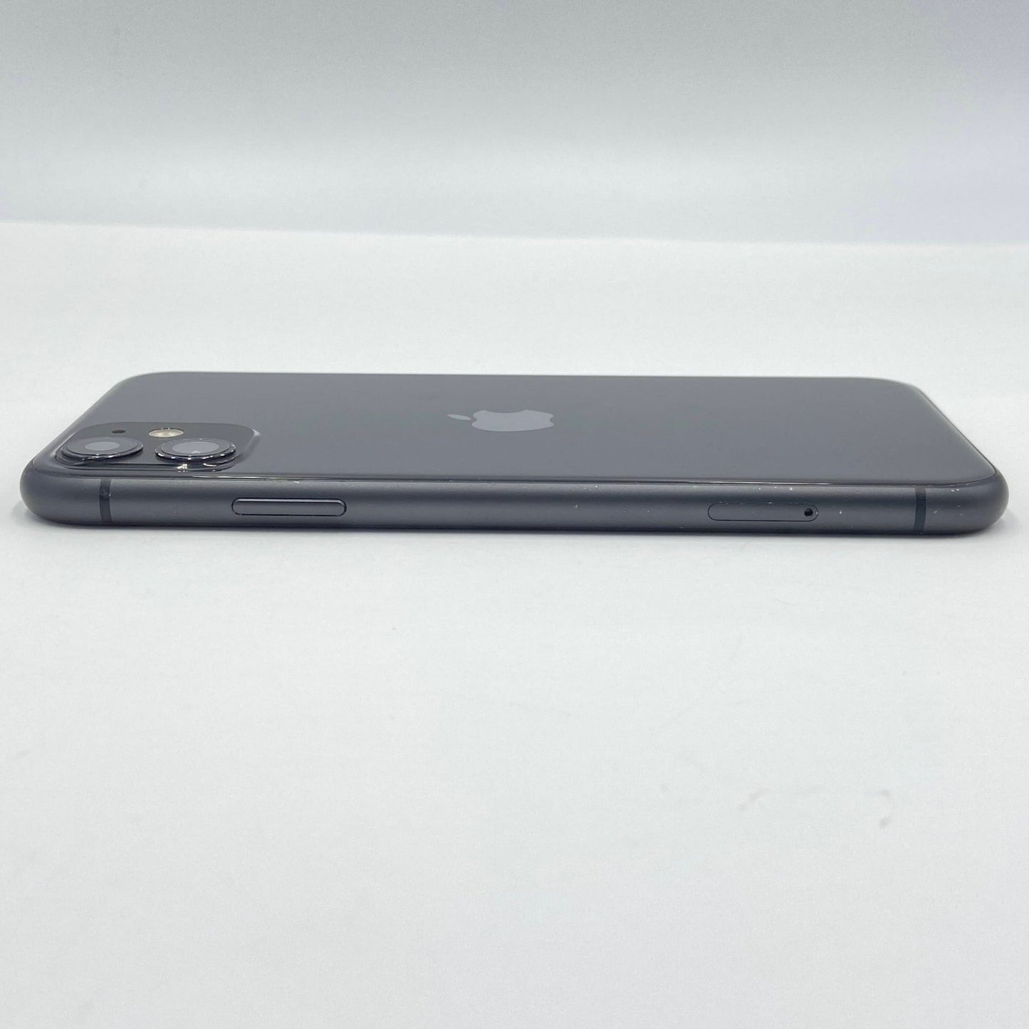 Apple iPhone 11 128GB MWM02J/A スマートフォン ブラック バッテリー最大容量75% 【C5754-C】