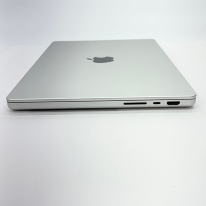 美品 新品同様 MacBook Pro Touch ID 14インチ (Late 2021) Apple M1 Pro 8コア 16GB SSD 512GB シルバー MKGR3J/A バッテリー最大容量99%【C5448-80】