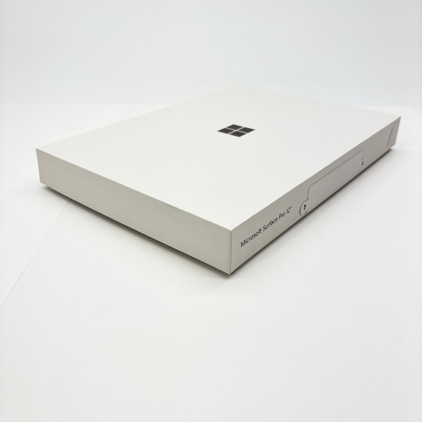 新品未開封 Microsoft Surface Pro 12インチ EP2-27651 プラチナ 12インチ Snapdragon X Plus 16GB 256GB【C5709-60】