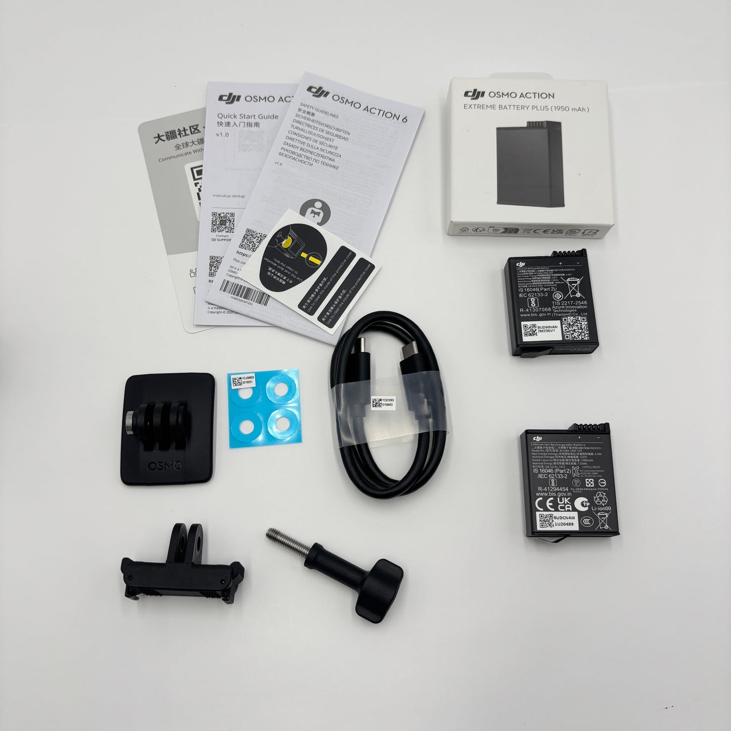 美品 DJI OSMO ACTION 6 スタンダードコンボ 付属品完備+純正バッテリー【C7705-60】