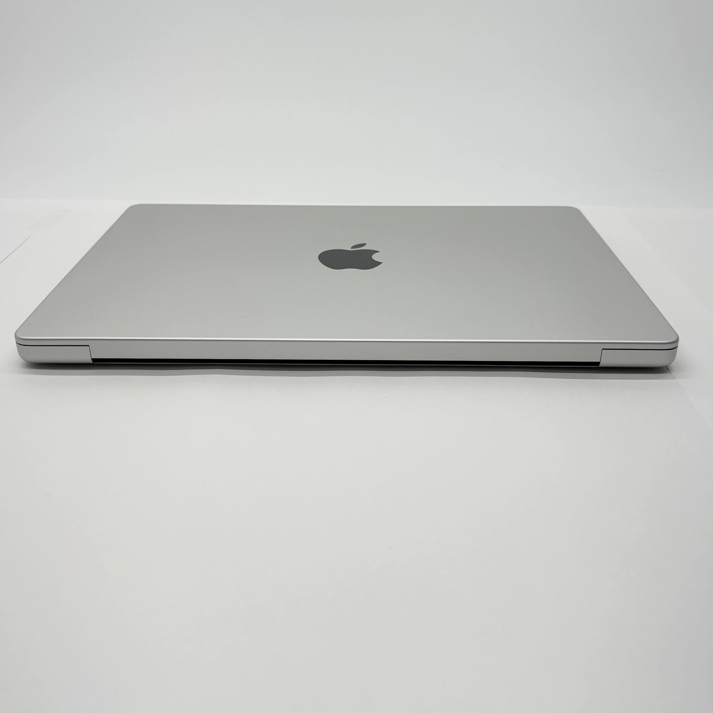 美品 バッテリー最大容量100% Apple MacBook Pro 14インチ MW2W3J/A M4 10C CPU 16GB SSD 512GB【C7742-80】