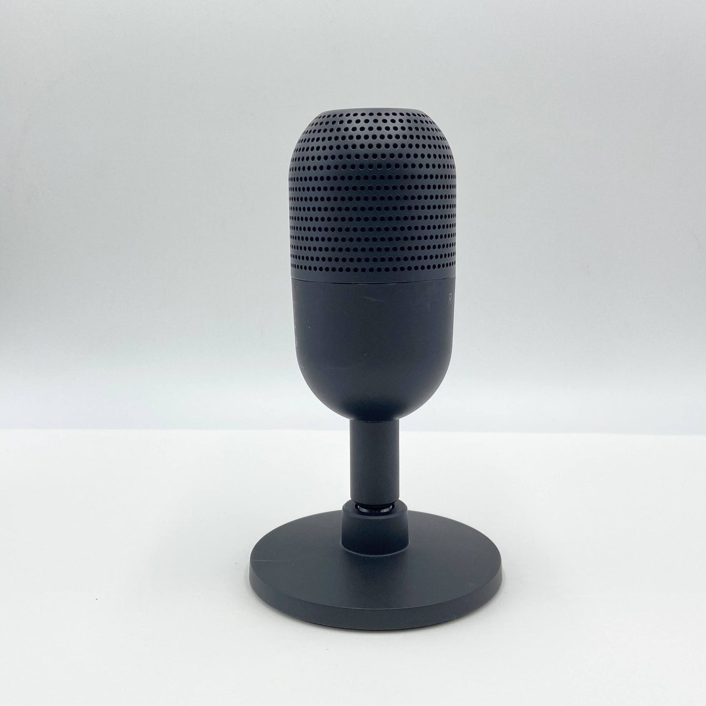 Razer レイザー Seiren V3 Mini コンデンサーマイク 超コンパクト設計 タップ式ミュートセンサー ゲーミングマイク USB マイク 配信 セイレーン ブイスリー ミニ RZ19-0505【C5326-60】