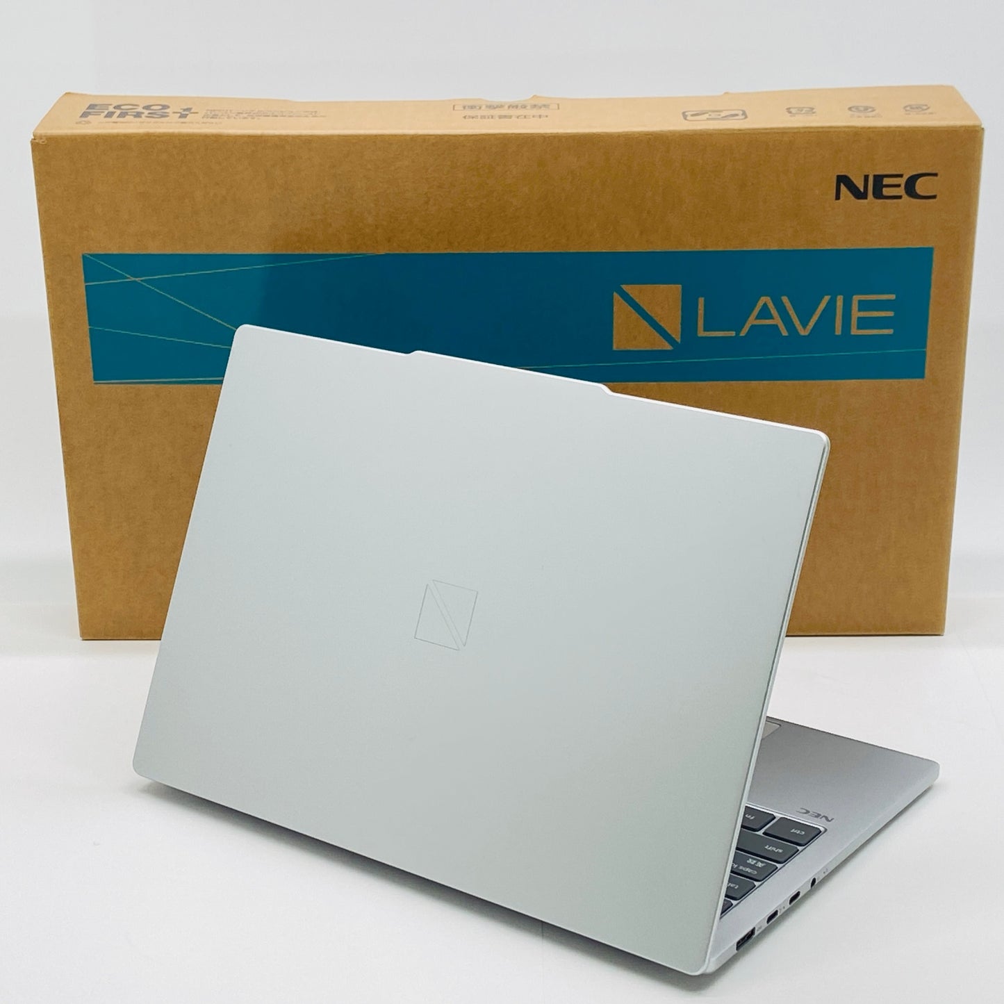 美品 NEC Lavie N13 Slim PC-N1355JAS AMD Ryzen 5 7535HS 16GB SSD 256GB ライトシルバー バッテリー最大容量100% 【C7894-100】