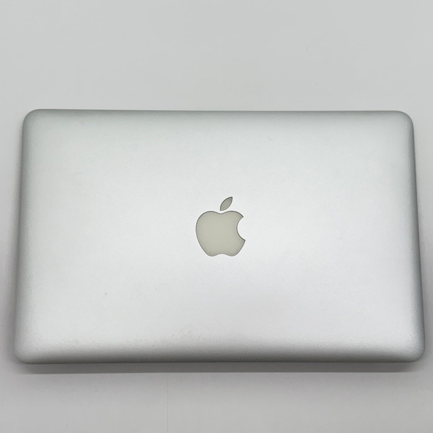 MacBook Air 11インチ Mid 2012 i7 2GHz 8GB SSD256GB シルバー【C7287-80】