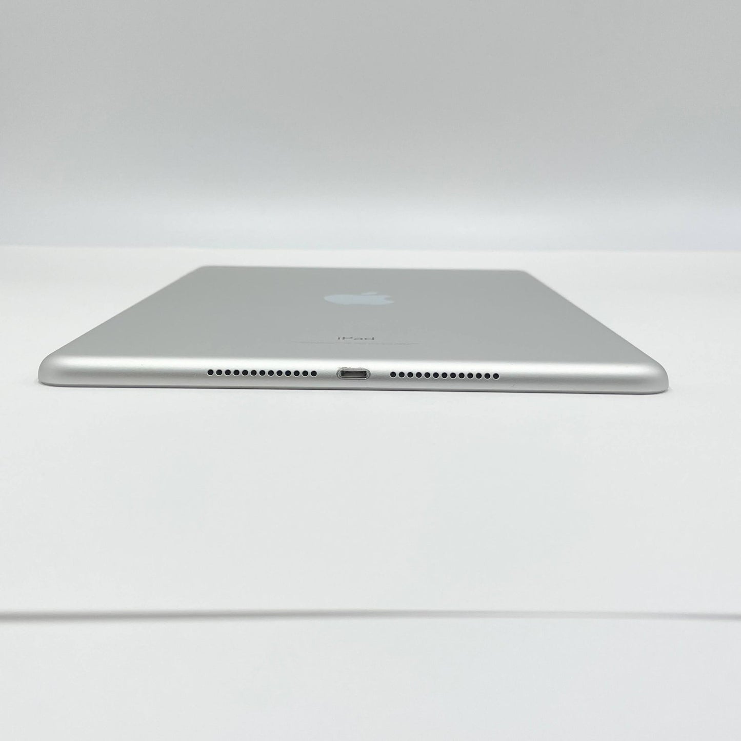 Apple iPad 第6世代 Wi-Fiモデル 128GB MR7K2J/A バッテリー最大容量93% 【C7660-60】