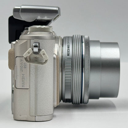 OLYMPUS PEN E-PL8 ダブルズームレンズキット 14-42mm 40-150mm ミラーレス 一眼 カメラ【C9492-60】