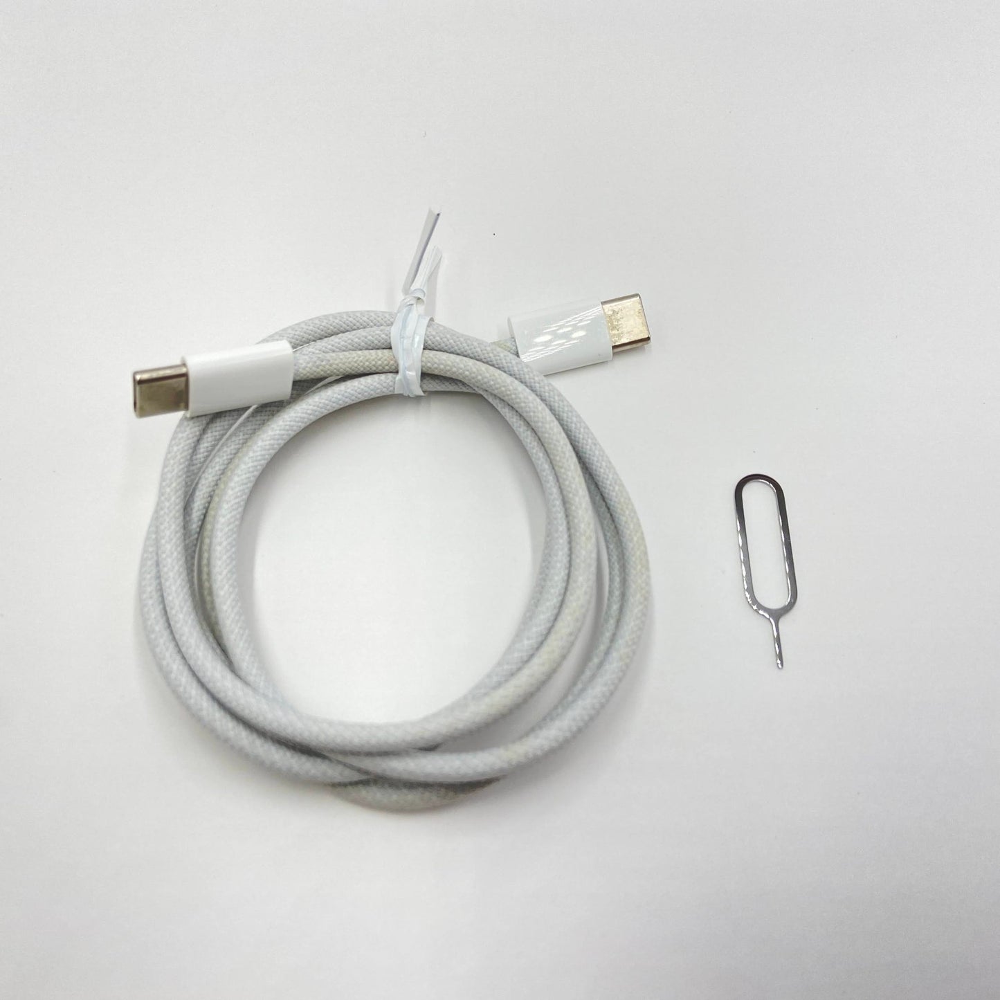 美品 iPhone 16 Pro Max 256GB SIMフリー MYWJ3J/A デザートチタニウム バッテリー最大容量100％ 【C6408】