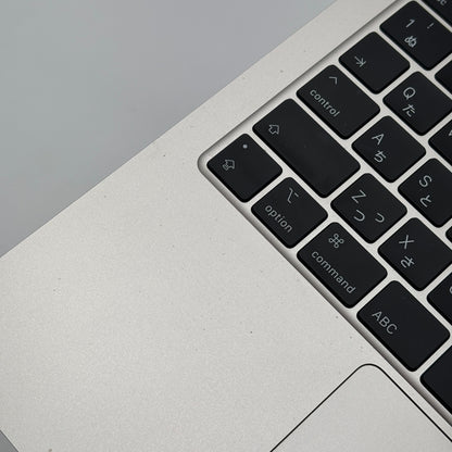 Apple MacBook Air 13インチ (Early 2025) Apple M4 10コア 16GB SSD 256GB スターライト MW0Y3J/A バッテリー最大容量100%【C6563-80】