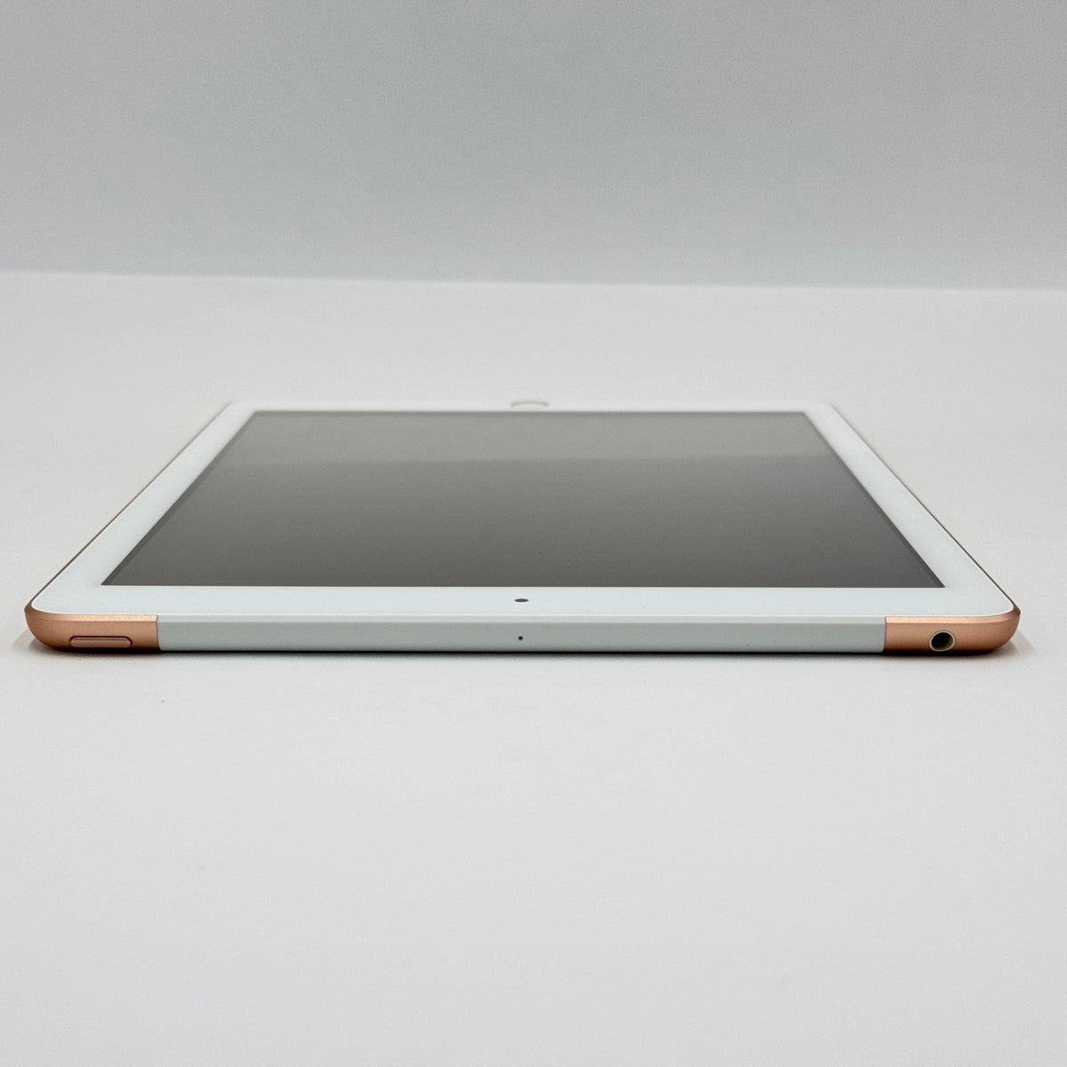 美品 Apple iPad 第6世代 Wi-Fi+Cellularモデル 32GB ゴールド MRM02J/A バッテリー最大容量96% 【C9576-60】