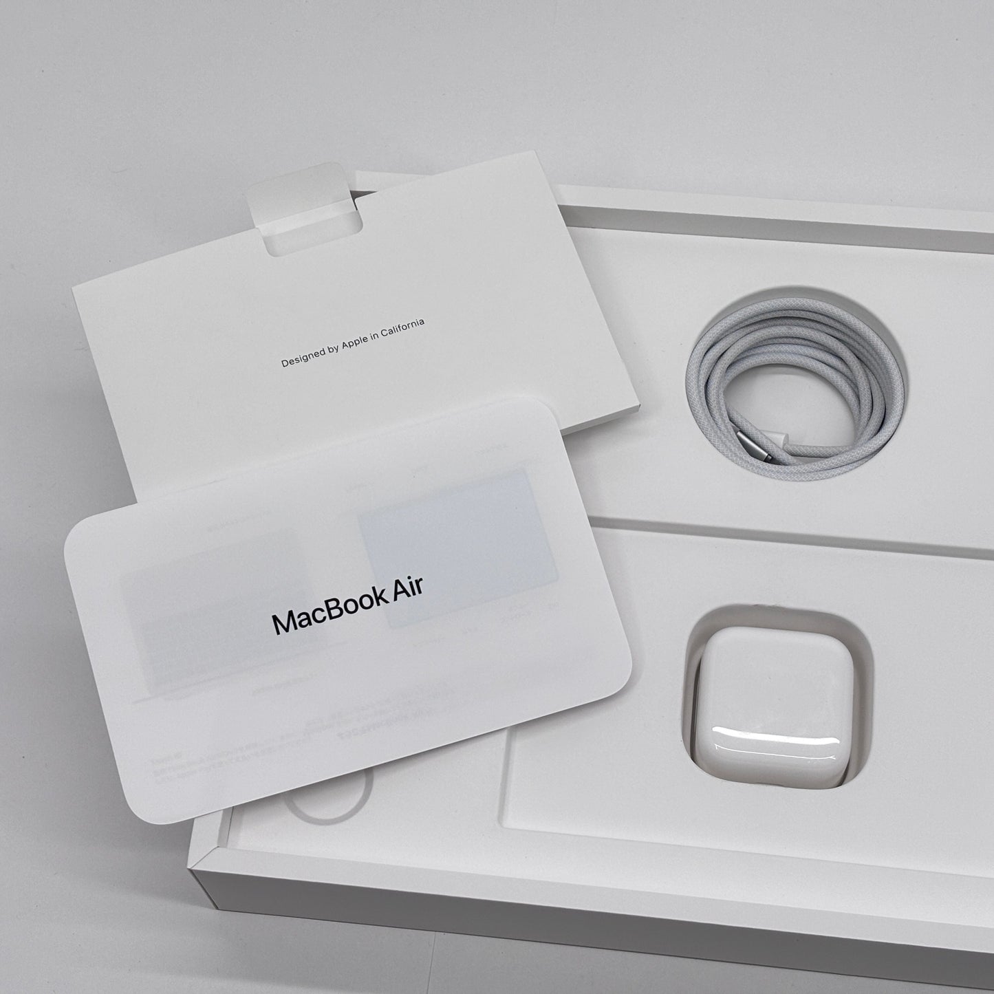 新品同様 美品 MacBook Air M5 13インチ 16GB 512GB MDH74J/A シルバー バッテリー最大容量100%【C8272-80】