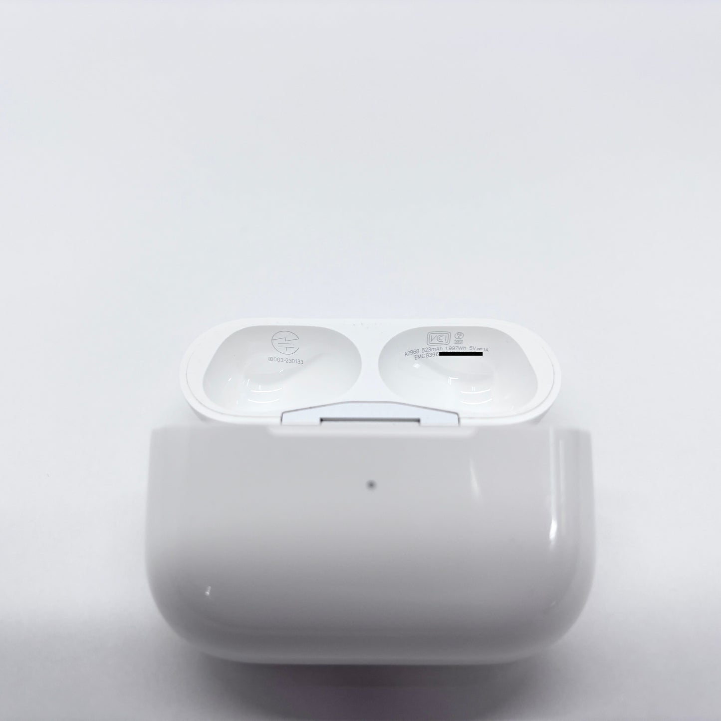 Apple AirPods Pro 第2世代 MagSafe充電ケース(USB-C)付き MTJV3J/A【C5057-60】