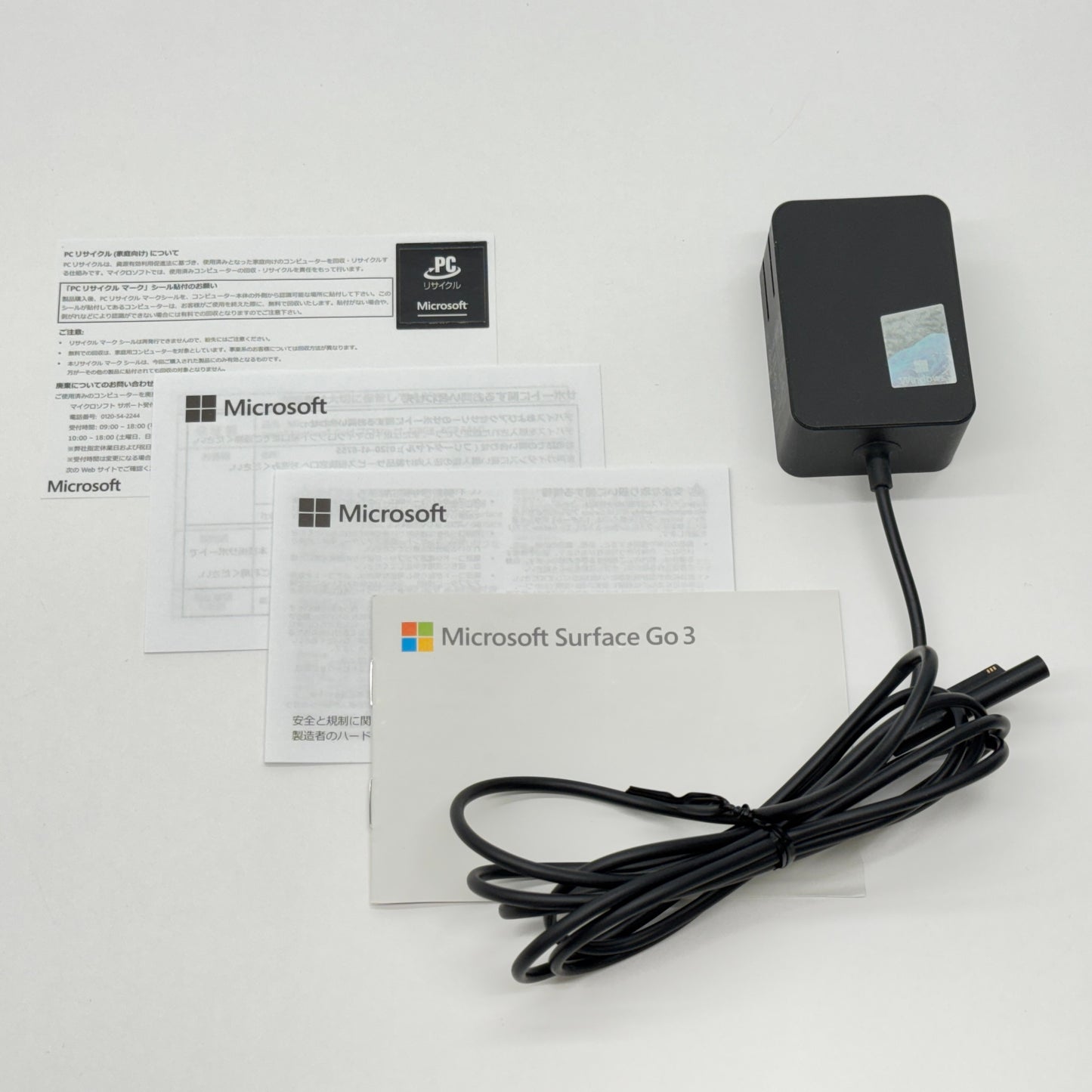 美品 Surface Go 3 1926 GOLD 6500Y 8GB 128GB バッテリー最大容量97% 【C7587-80】