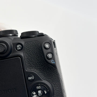 美品 Canon EOS R10 RF-S18-150 F3.5-6.3 IS STM レンズキット 付属品完備【C6228-80】