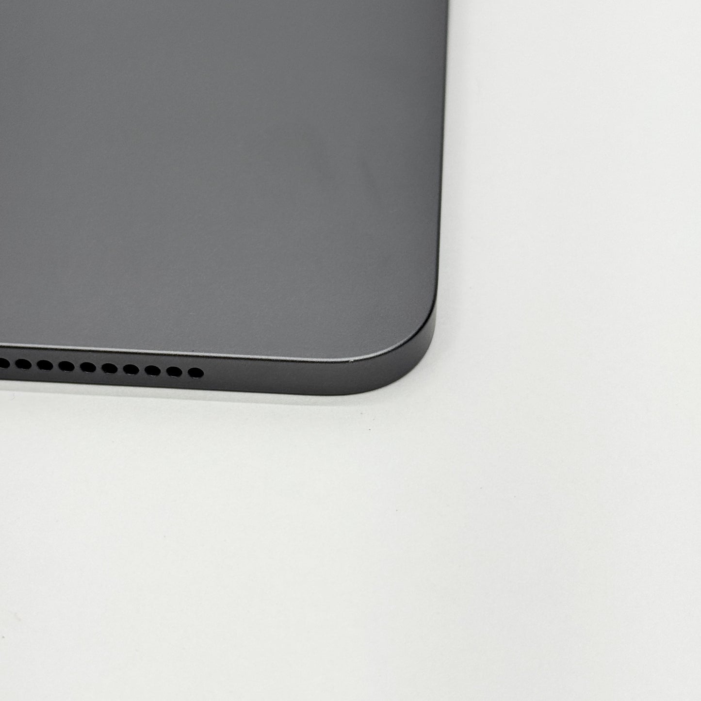 美品 iPad Air 第5世代 Wi-Fi 256GB 海外版 NM9L3LL/A スペースグレイ 本体のみ バッテリー最大容量95% 【C8889-60】