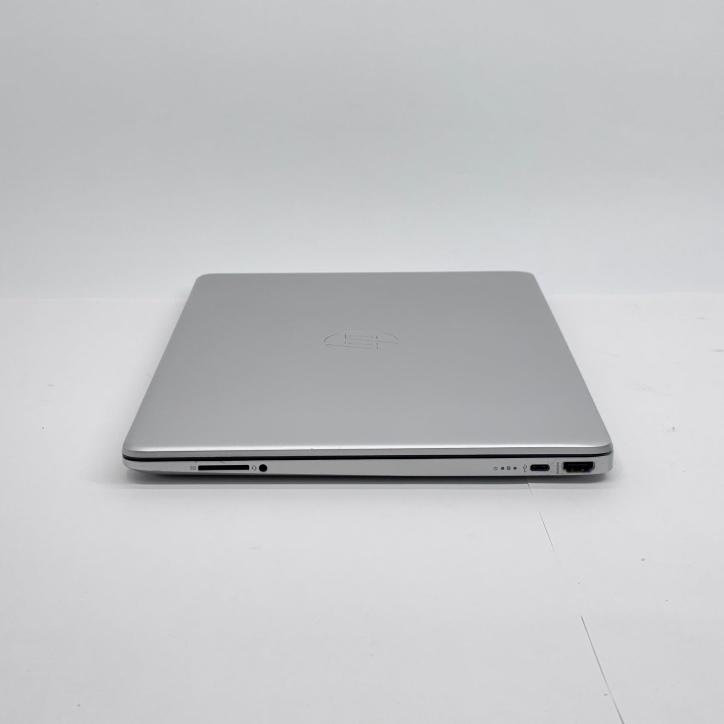 HP Laptop 15s-fq2635TU Core i5 1135G7 8GB SSD512GB Windows11Home バッテリー最大容量93％ 【C5836-80】