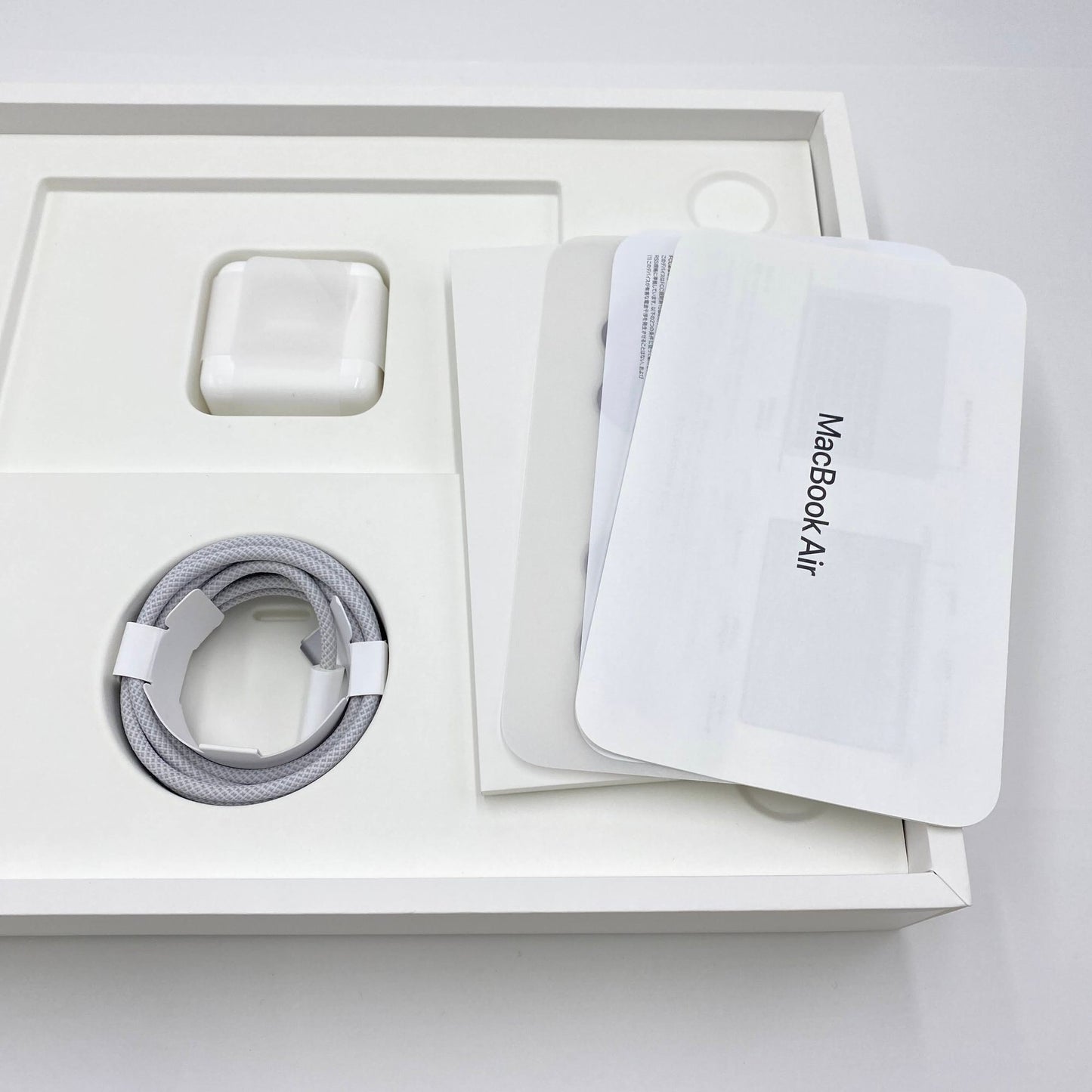 新品同様 美品 MacBook Air 2024 13インチ SSD 512GB 16GB M3 MXCR3J/A スペースグレイ USキー バッテリー最大容量100%【C5779-80】