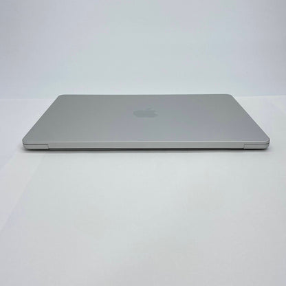 新品同様 美品 Apple MacBook Air 13インチ Early 2025 M4 10コア/16GB/SSD 256GB シルバー MW0W3J/A 充放電回数6回 バッテリー最大容量100% 【C6222-80】