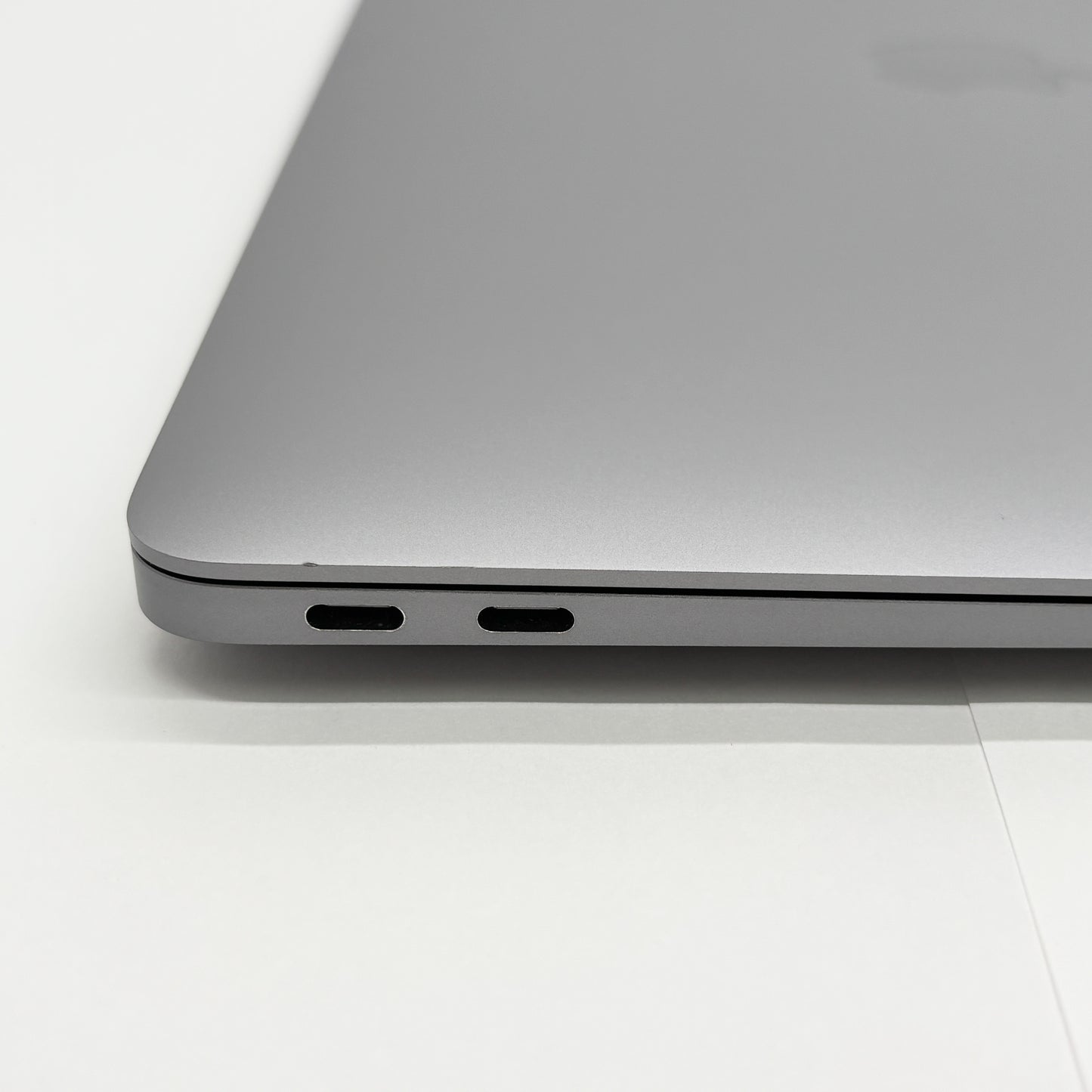 美品 Apple MacBookAir 2020 M1 16GB 256GB スペースグレイ バッテリー最大容量86% 【C8321-80】