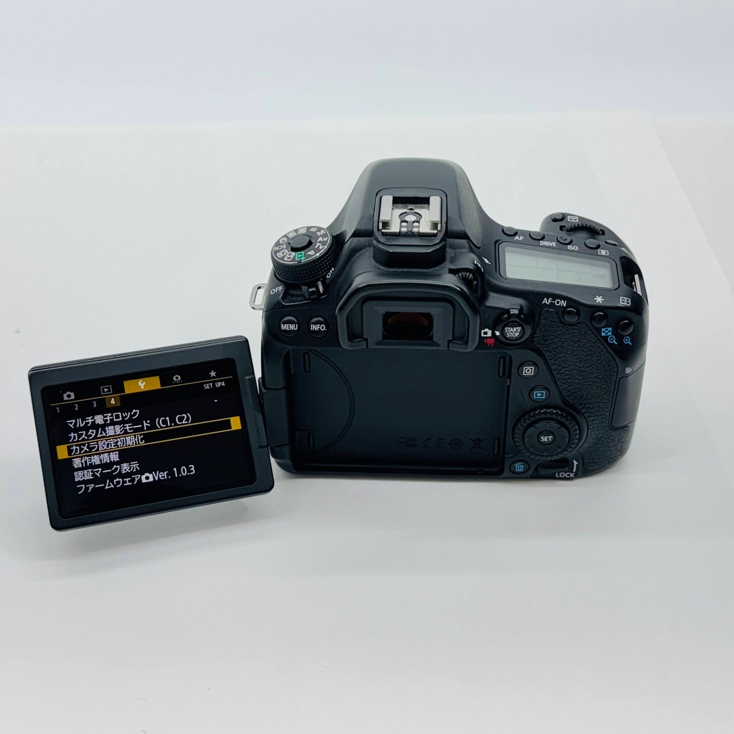 Canon EOS 80D EF-S 18-135mm 1:3.5-5.6 IS USM 【C4590-80】