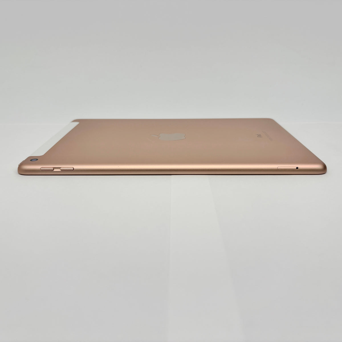 iPad 第6世代 Wi-Fi+Cellular MRM02J/A 32GB ゴールド バッテリー最大容量85% 【C9287-60】