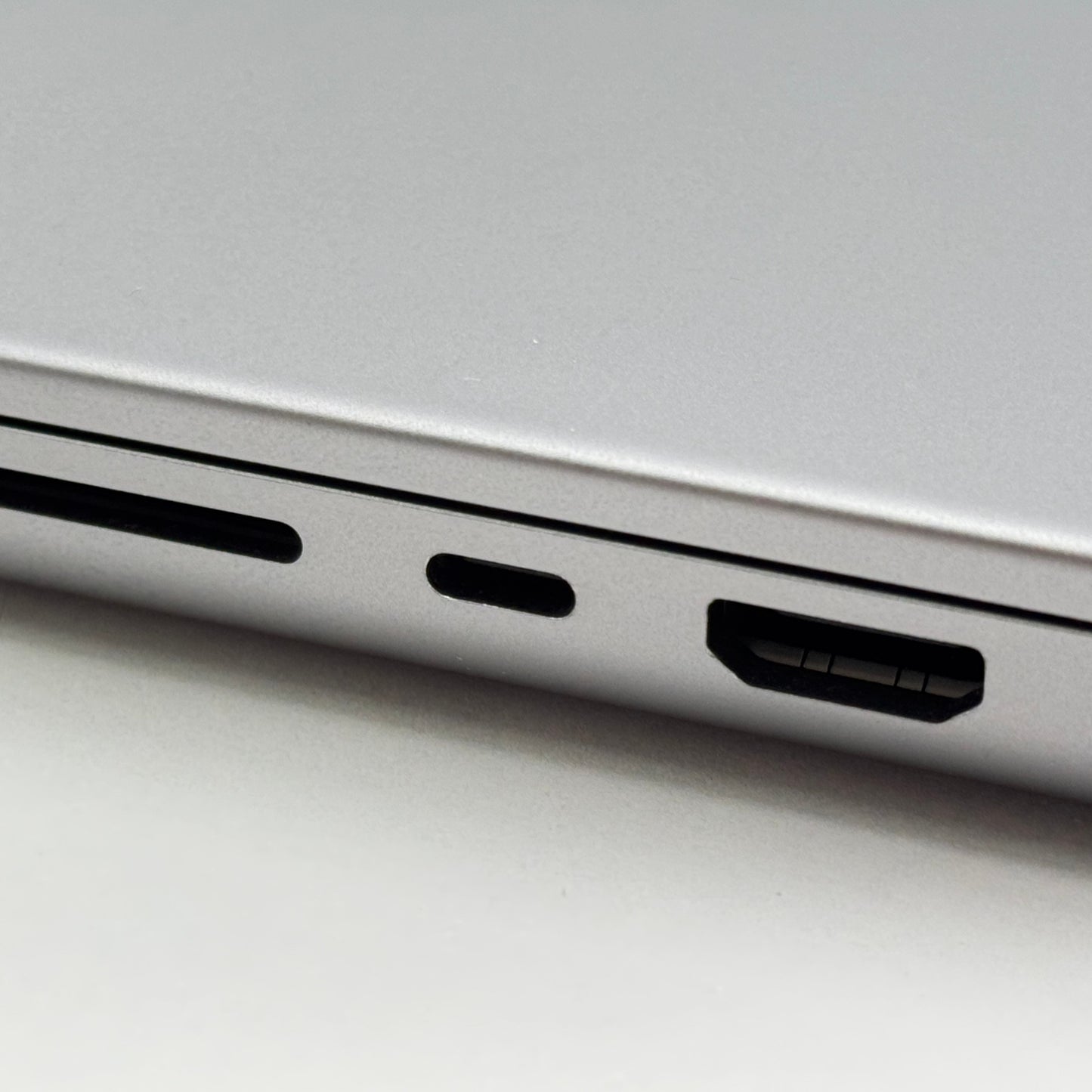 Apple MacBookPro 16インチ M1 Max 64GB 1TB 充放電回数51回 バッテリー最大容量96% US配列 【C7242-80】
