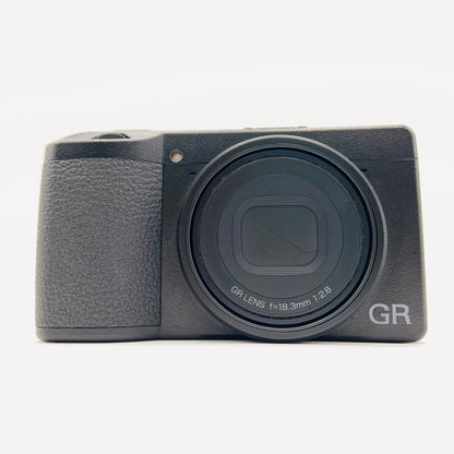 RICOH GRIII コンパクトデジタルカメラ  付属品多数あり ショット数8,201回【C3986-80】