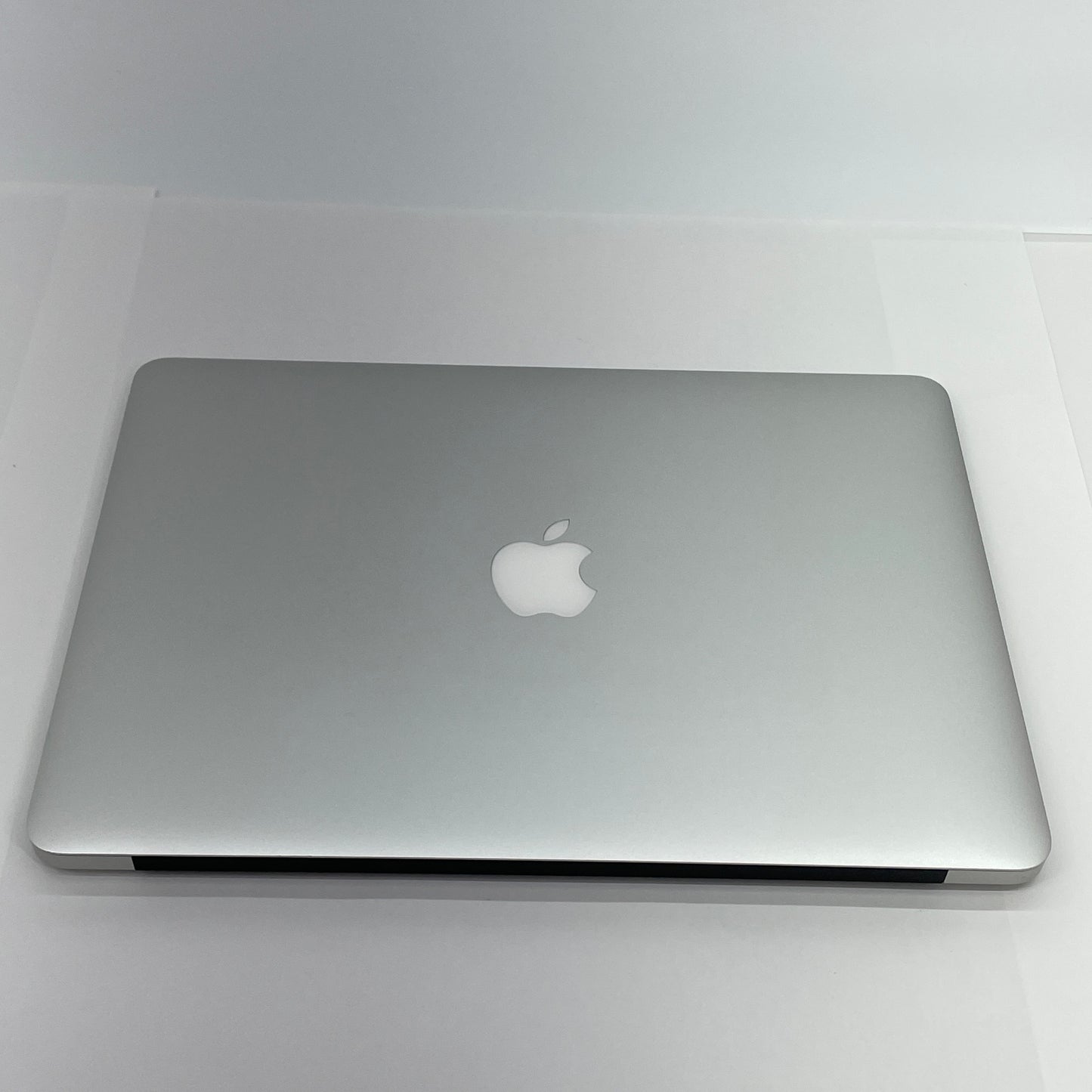 Apple MacBook Air 13インチ Early 2015 Core i5 1.6GHz 8GB 128GB MMGF2J/A 充放電回数138回　【C5137-80】
