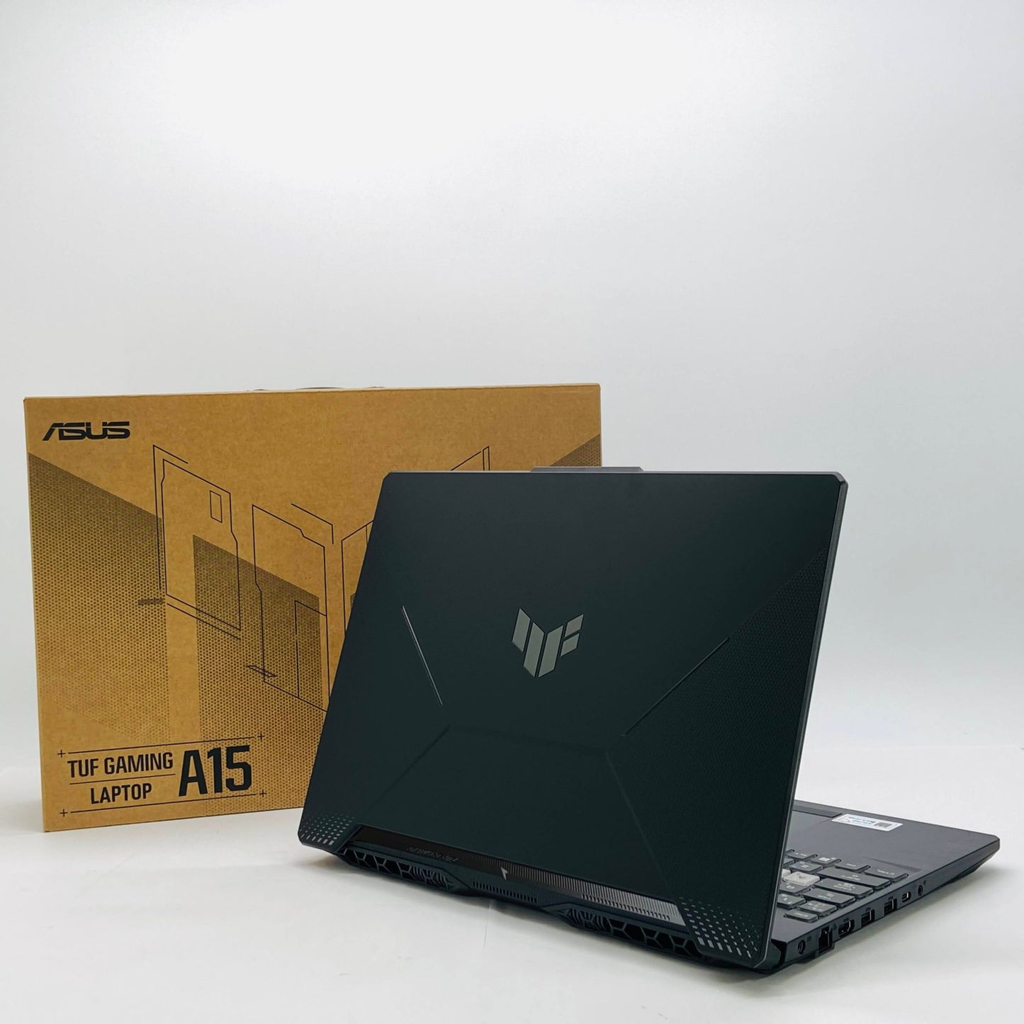 美品 TUF Gaming A15 FA506NCG Ryzen 7 7445HS 16GB 512GB SSD RTX 3050 15.6型 FA506NCG-R7R3050S [グラファイトブラック] バッテリー最大容量100%【C7911-100】