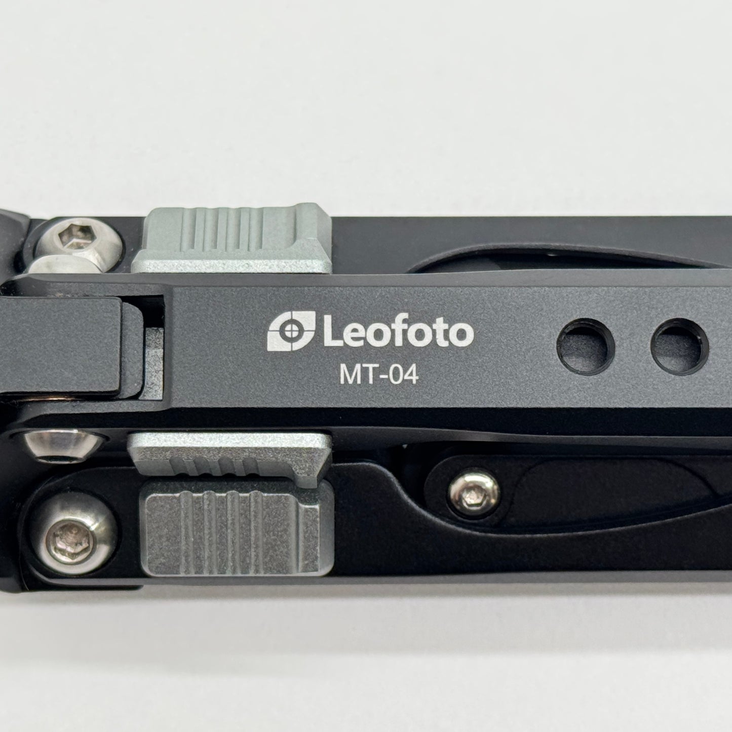 美品 Leofoto MT-04 ミニ三脚 レオフォト ブラック　【C7109-60】