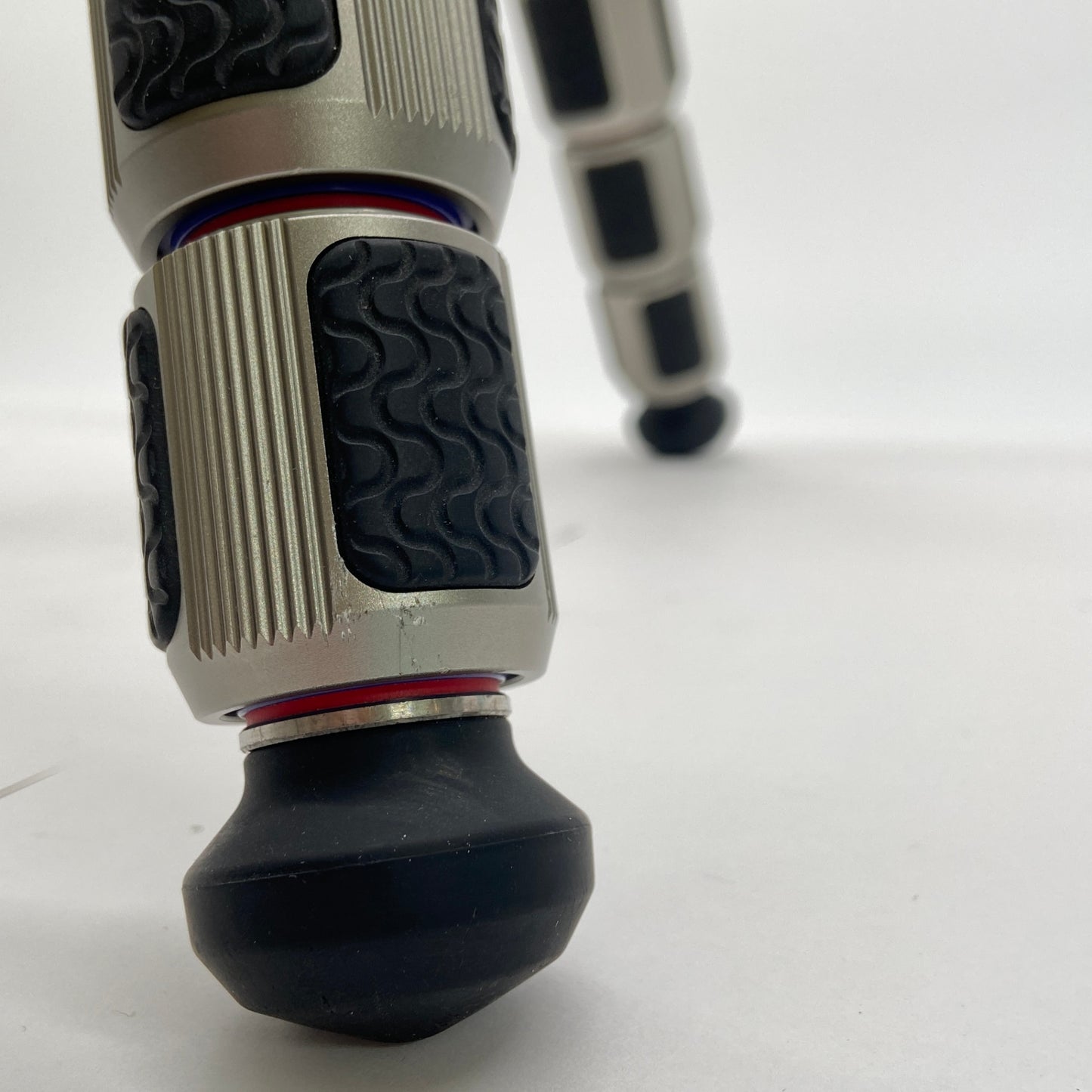 Leofoto LA-324C カーボン三脚 パイプ径32mm 4段 防水三脚 LAアテナシリーズ【C6896-100】