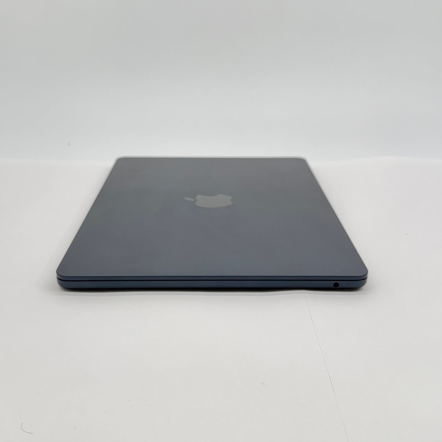 美品Apple Mac Book Air 2025 13インチ M4 10コアCPU 8コアGPU SSD256GB 16GB MW123J/A ミッドナイト 充放電回数3回 バッテリー最大容量100% 付属品完備【C7241-80】