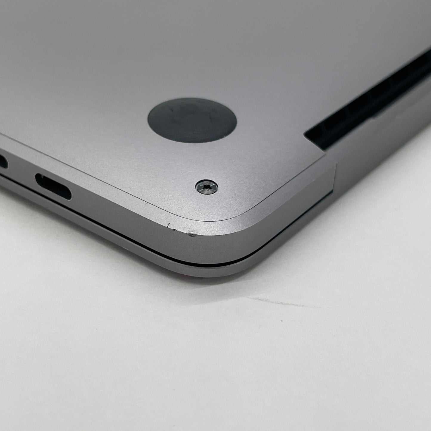 Apple MacBook Pro 13.3インチ 2019 1.4GHz クアッドコア i5 8GB 256GB スペースグレイ【C7872-80】