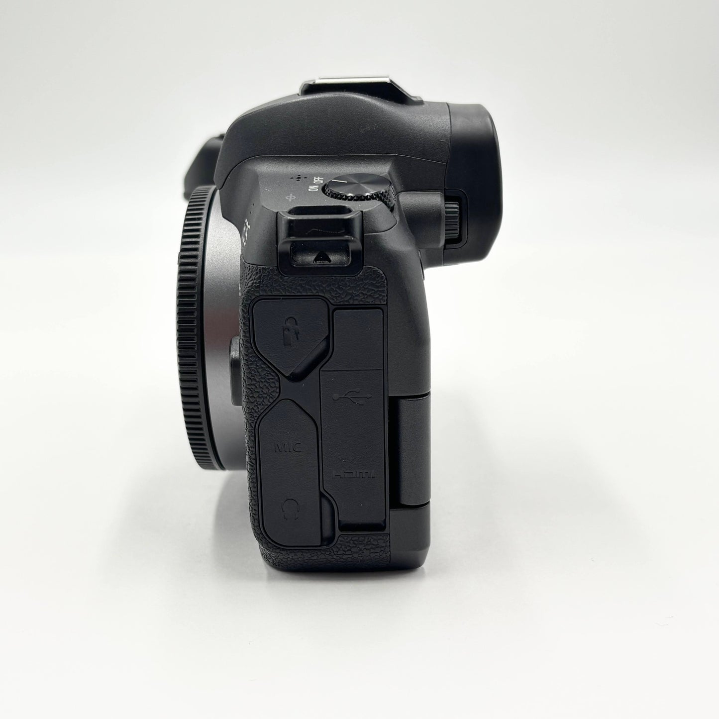 美品 Canon EOS R ボディ DS126721 ミラーレス一眼【C5730-60】