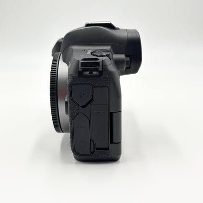 美品 Canon EOS R ボディ DS126721 ミラーレス一眼【C5730-60】