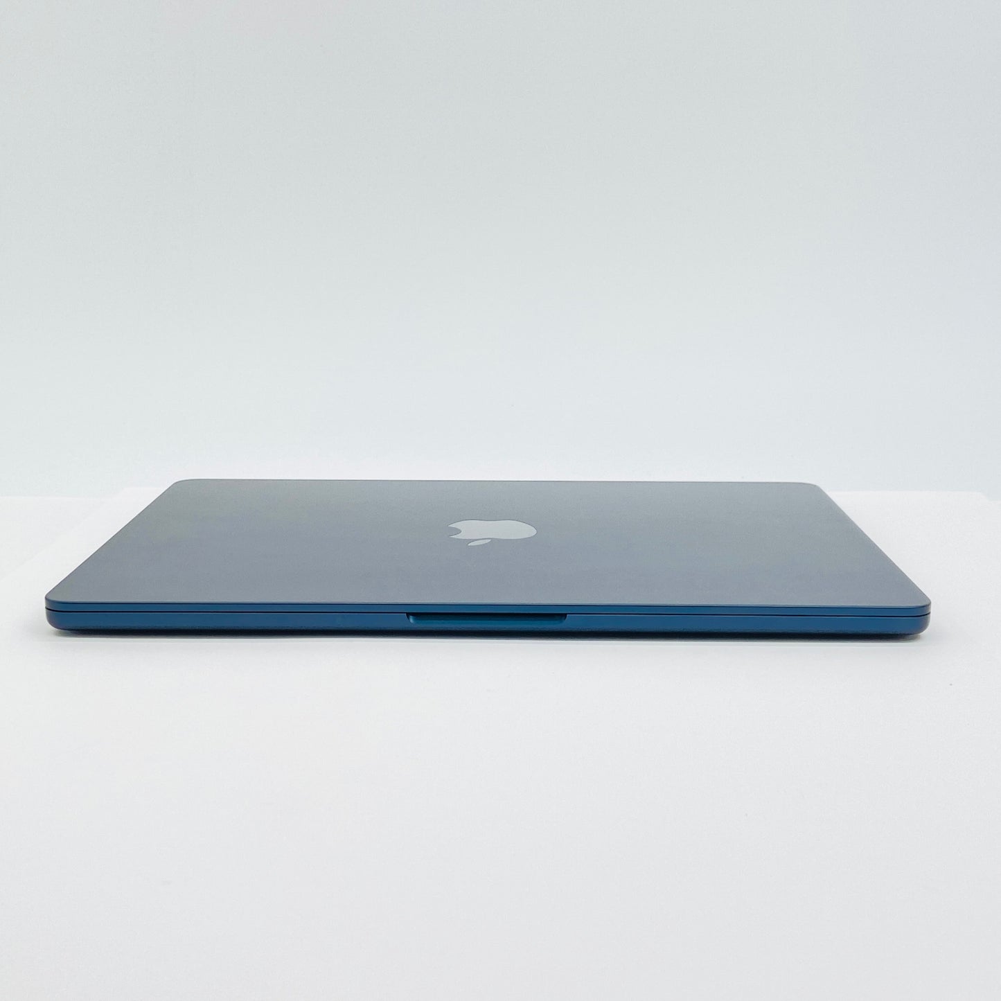 Apple MacBook Air Liquid Retina 13.6インチ (Mid 2022) M2 8コア 8GB SSD 256GB ミッドナイト MLY33J/A バッテリー最大容量88% 付属品完備 【C7745-80】