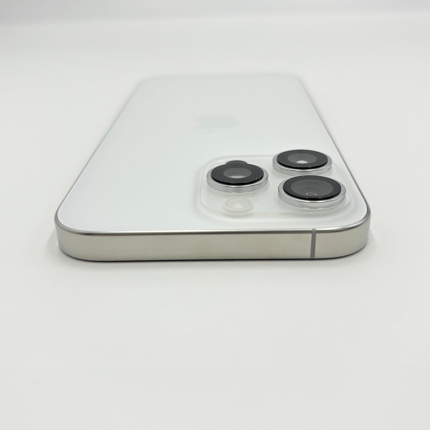 美品 シャッター音なし iPhone16 Pro Max 512GB ホワイトチタニウム MYTT3CH/A 海外版 SIMフリー  バッテリー最大容量100%【C6997-C】