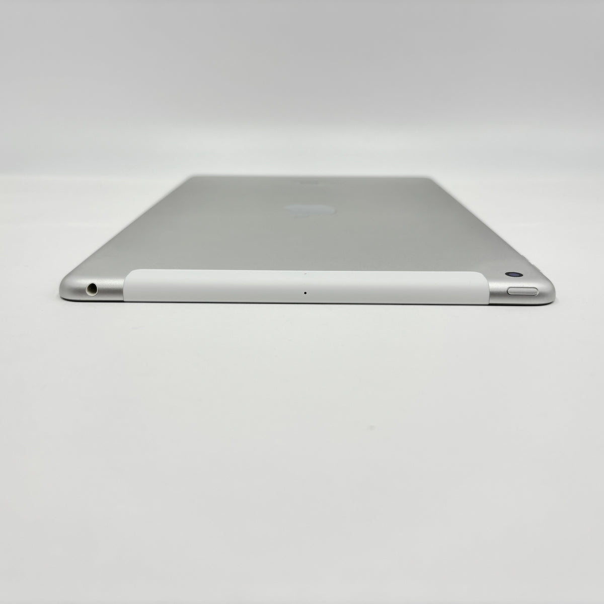 美品 Apple iPad（第9世代）Wi-Fi + Cellularモデル 64GB MK493J/A シルバー バッテリー最大容量94% 【C9088-60】