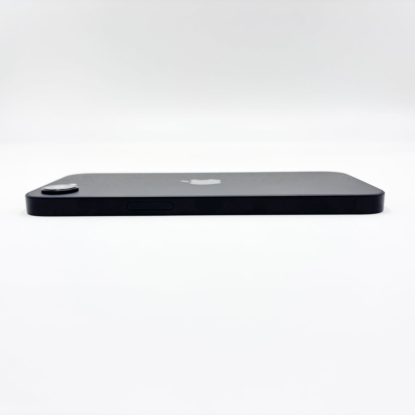 美品 Apple iPhone 16e 128GB MD1Q4J/A ブラック バッテリー最大容量100% 【C8244-C】