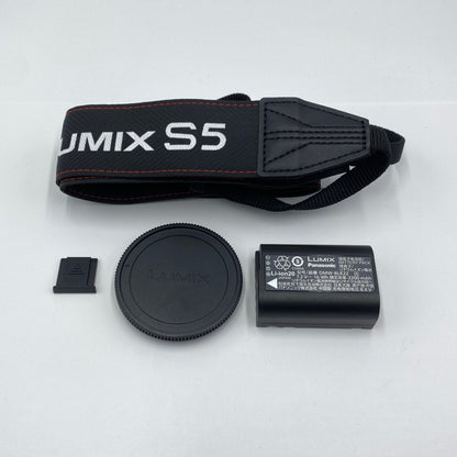 美品 パナソニック Panasonic LUMIX S5 DC-S5 ボディミラーレス一眼 【C4703-60】