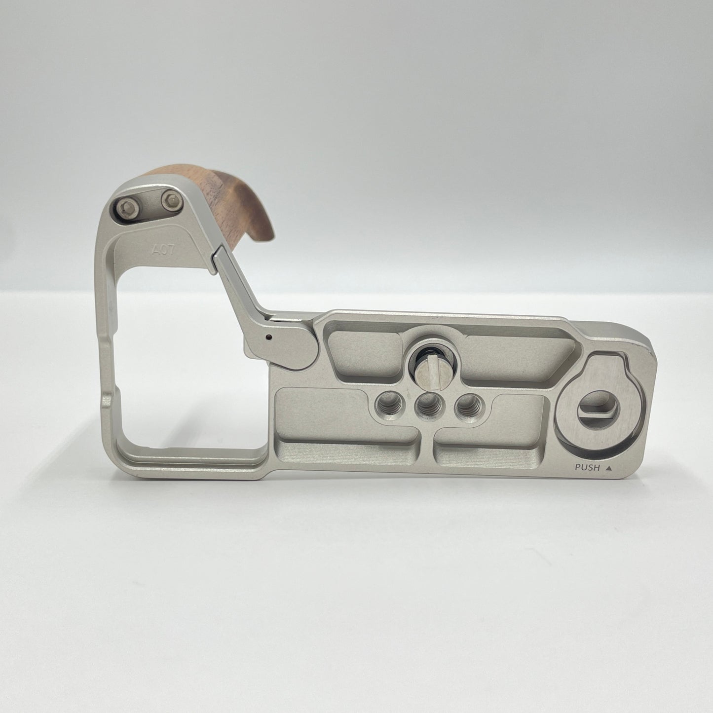 SmallRig A7C II/A7CR用 ハンドグリップ L型 4796B 【C7926-60】