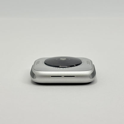 美品 Apple Watch SE 第2世代 GPS 44mm アルミニウム MA7X4J/A バッテリー最大容量100%【C8929-C】