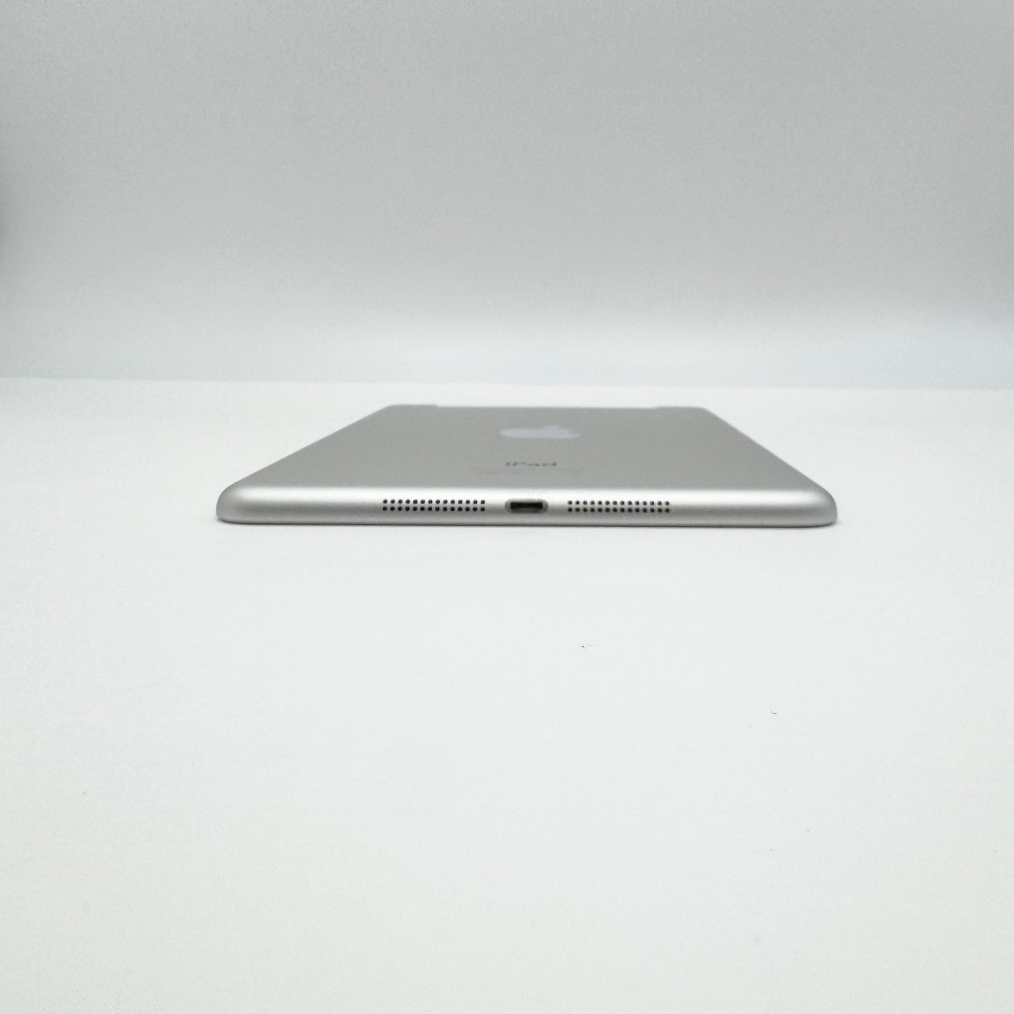 Apple iPad mini 3 64GB MGJ12J/A Cellularモデル シルバー 本体のみ【C8772-C】