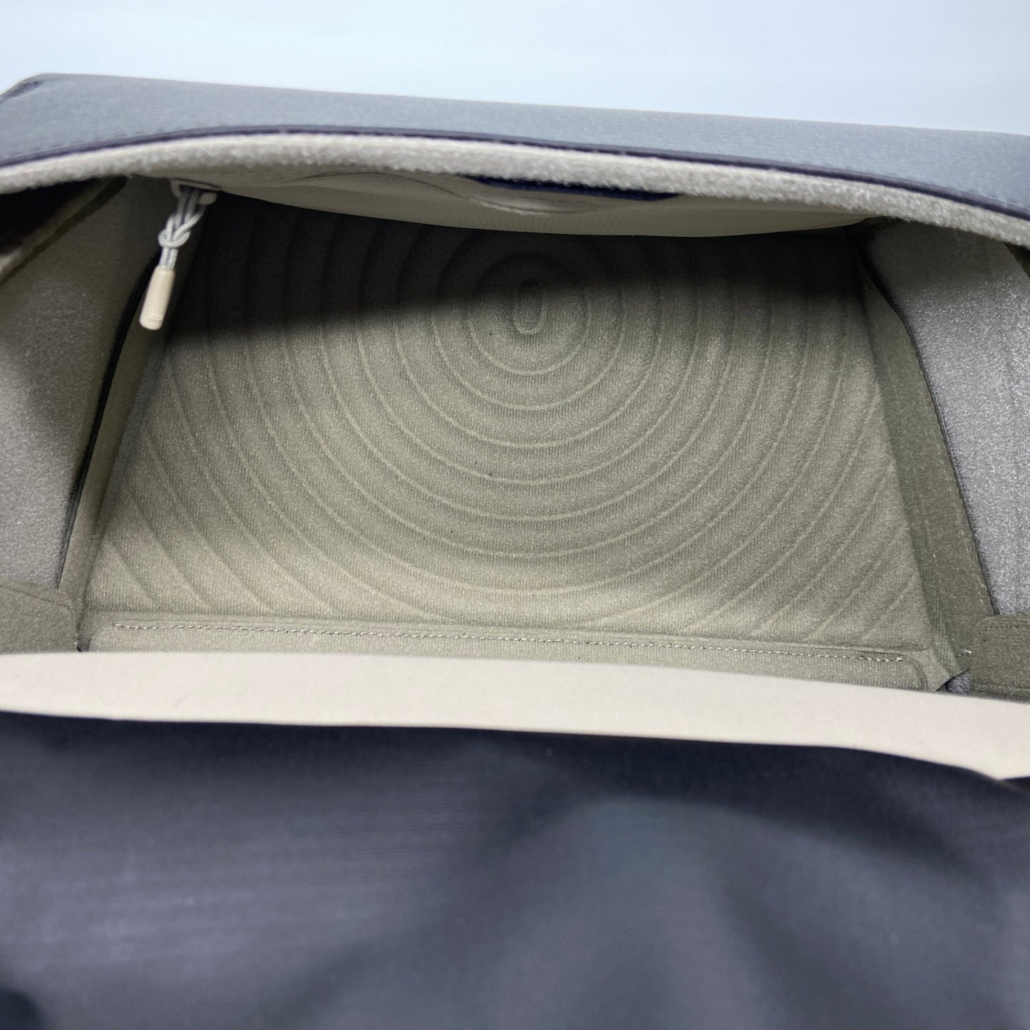 美品 OneGo 2 Backpack 25L カメラバッグ【C5715-140】