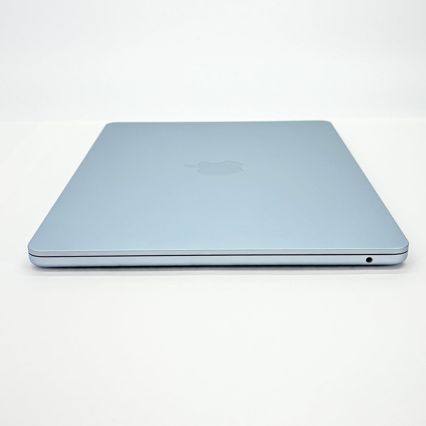 美品 Apple MacBook Air 13インチ MC6T4J/A 2025 M4 16GB SSD256GB 充放電回数5回 バッテリー最大容量100%【C6068-80】